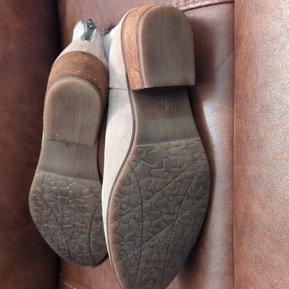 Very Volatile Aldworth ankle booties - Picture 9 of 10